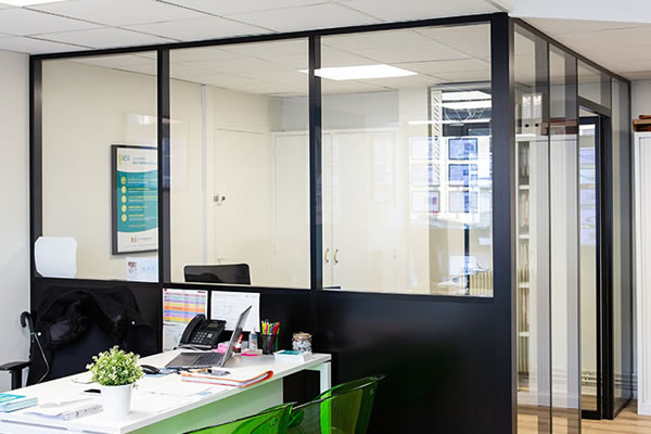 TKR AGENCEMENT Prestations agencement rénovation bureaux Cloisonnement